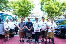 Bupati Giri Prasta Serahkan Hibah Kendaraan Operasional untuk Pengadilan Hibah