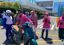 Intip Cara Kartini Zaman Now Belajar Naik Motor yang Aman dan Stylish Kartini