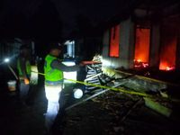 Kebakaran Melalap Rumah Warga, Surat Berharga dan Perhiasan Emas Hangus Terbakar Kebakaran