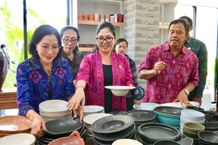 Rai Wahyuni Sanjaya Dampingi Kunjungan Pj. Ketua Dekranasda Provinsi Bali Sambangi IKM di Kecamatan Kediri Dekranasda
