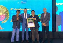JNE Raih Penghargaan The Iconomics “Indonesia Best 50 CSR Awards 2024” Kategori Courier Service Penghargaan JNE