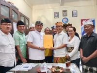 Sumardi Daftar ke Demokrat, Isyarat Koalisi Kuning-Biru Menguat Pilkada Karangasem