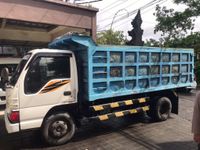 Truk Mundur Tanpa Pengawasan, Pengendara Motor Tewas Tabrakan Tabrak Truk