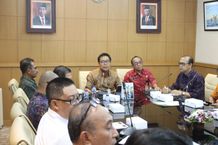 Wawali Arya Wibawa Pimpin Rapat TPID, Kolaborasikan Program Safari Kesehatan dan Bazzar Pangan rapat TPID