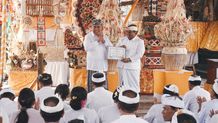 Bupati Tamba Hadiri Karya Ngenteg Linggih Pura Desa lan Puseh Baler Bale Agung Karya Ngenteg Linggih