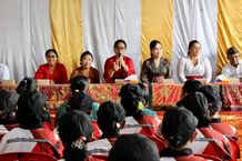Antari Jaya Negara Tutup Posyandu Paripurna di Kelurahan Tonja, Harapkan Kegiatan Posyandu Terus Berlanjut Secara Mandiri Posyandu Paripurna