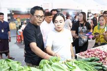 Pemkot Denpasar Gandeng Perumda Pasar Sewakadarma Gelar Pasar Murah dan Pembagian Sembako Pasar Murah