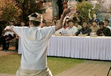 Wali Kota Jaya Negara Hadiri Pembinaan Sekaa Gong Legendaris Werda Mimba Merdangga Desa Adat Intaran Pembinaan