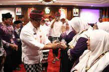 Bupati Sanjaya Lepas 36 Calon Jemaah Haji Tabanan ke Tanah Suci Haji