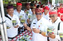 Program Bungan Desa Capai Kunjungan Ke-50, Bupati Sanjaya Angkat Potensi Teh Gobo Desa Bongan Program Bungan Desa