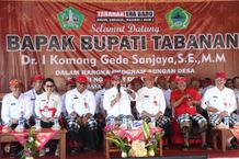 Bupati Sanjaya Angkat Potensi Lebah Madu Sari di Desa Selabih Tabanan dalam Bungan Desa ke-51 Bungan Desa