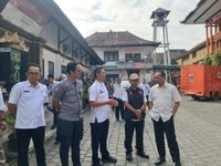 Sambangi Gudang Logistik BPBD Bali, Sekda Dewa Made Indra Pastikan Penanganan Berjalan Lancar dan Layanan BPBD Tidak Terganggu BPBD Kebakaran