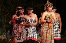 Sanggar Seni Arsa Wijaya Wakili Kabupaten Badung di Utsawa Drama Gong Tradisi dengan ‘Cihnaning Wetu’ Drama Gong
