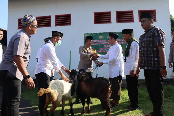 BaliPortalNews_ Kapolres Karangasem Idul Adha