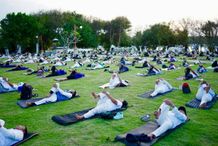 Pembukaan Tirai Hari Yoga Internasional ke-10 di Nusa Dua Yoga