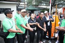 Wawali Arya Wibawa Buka Jalan Sehat Serangkaian Pedungan Village Festival Tahun 2024 Jalan Sehat