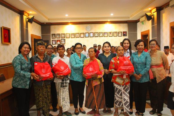 Bagikan PMT