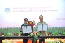 OJK dan Kemenlu RI Sepakat Tingkatkan Kerja Sama Perlindungan Konsumen dan Penguatan Sektor Jasa Keuangan OJK dan Kemenlu RI