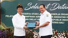 Keterbatasan Fiskal, Pj Gubernur Mahendra Jaya Paparkan Pola Pemprov Tangani Kemiskinan di Bali Tangani Kemiskinan
