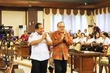 Pj Gubernur Beri Penjelasan Tentang Ranperda Pertanggungjawaban APBD Tahun 2023 dan RPJPD Provinsi Bali RPJPD Provinsi Bali