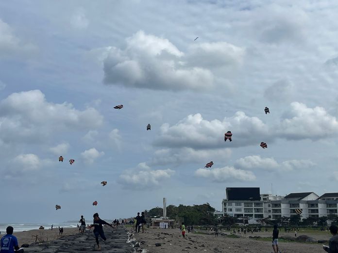 Lomba Layang-Layang