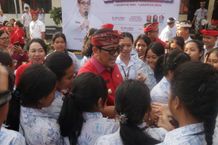 Bupati Sanjaya Ajak Gen Z Berliterasi Digital, Tetap Berpijak pada Kearifan Lokal dalam Workshop di SMP Negeri 1 Selemadeg Gen Z