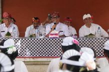Bupati Tabanan Hadiri Karya Dewa Yadnya di Pura Luhur Kahyangan Dalem Desa Adat Tegayang Desa Adat Tegayang