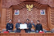 Wali Kota Jaya Negara Sampaikan KUA PPAS APBD 2024, dan Rancangan KUA PPAS APBD 2025 pada Rapat Paripurna DPRD DPRD Dps