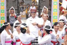 Bupati Sanjaya, Apresiasi Kekompakan Warga Desa Adat Nyatnyatan Dalam Melaksanakan Yadnya Desa Adat