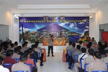 Polres Karangasem Kumpulkan Ponsel Bintara Remaja untuk Cegah Judi Online Judol