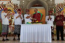 Bupati Tabanan Hadiri Peringatan Puncak Hari Koperasi Nasional ke-77 Koperasi
