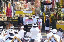 Karya Agung Panca Wali Krama di Pura Mandara Giri Semeru Agung Lumajang, Pemkab Badung Mepunia Rp1 Miliar Penganyaran