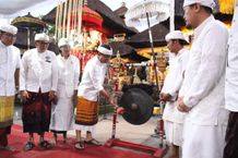 Wawali Arya Wibawa Buka Perayaan Rahina Suci Saraswati Mahawarga Bhujangga Waisnawa Saraswati