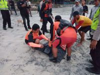 Liburan Tragis, Pegawai Depo Pertamina Tewas Terseret Ombak di Pantai Bias Tugel Seret Ombak
