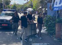 Satpol PP Denpasar Kembali Tertibkan Pedagang Kaki Lima di Trotoar dan Badan Jalan Tertibkan Pedagang Kaki Lima