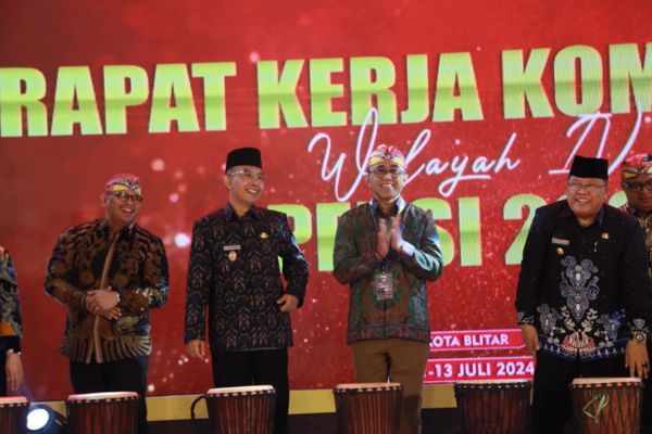 Rakerkomwil IV ke-19 APEKSI Rakerkomwil IV ke-19 APEKSI