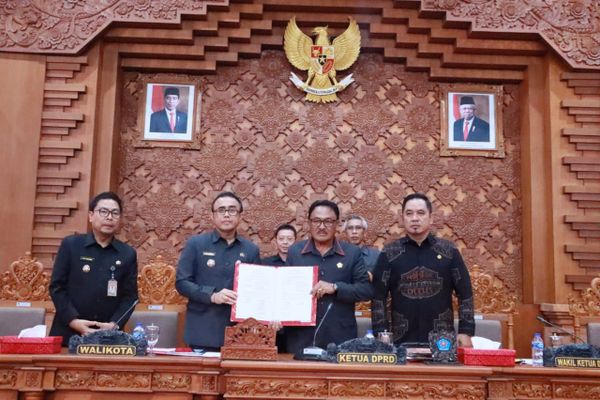 Rapat Paripurna Ke-18