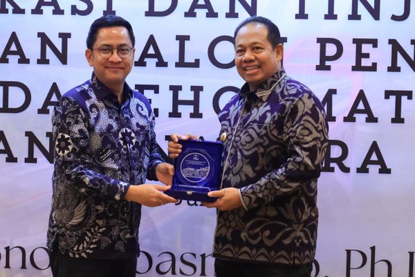 Sistem Tol Non Tunai Nirsentuh