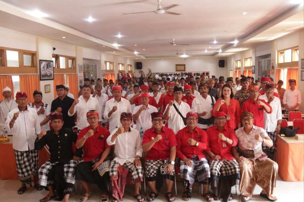 Bupati Sanjaya Hadiri Paruman Desa Adat Kota Tabanan