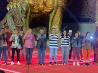 Fashion Show Endek Khas Buleleng Pukau Panggung BDF BDF