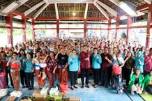 Rai Wahyuni Sanjaya Lanjutkan Roadshow Aksi Sosial Menyapa dan Berbagi di Kecamatan Penebel dan Kerambitan PKK