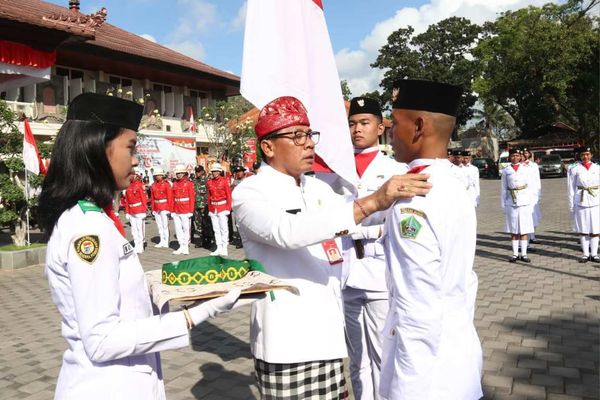 Pemkab Tabanan Gelar Upacara Peringatan Hari Jadi Provinsi Bali ke-66 dan Pengukuhan Paskibraka 2024