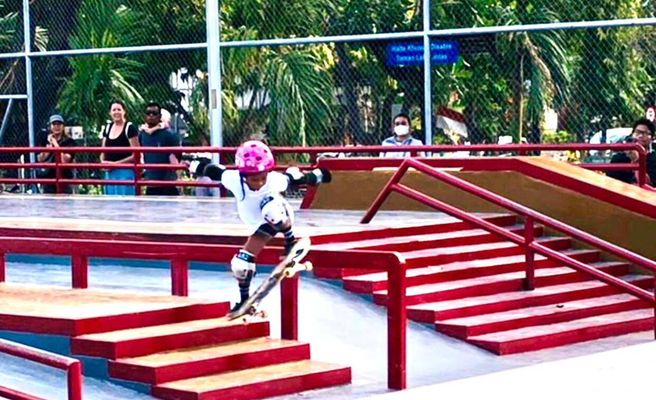 Skateboard
