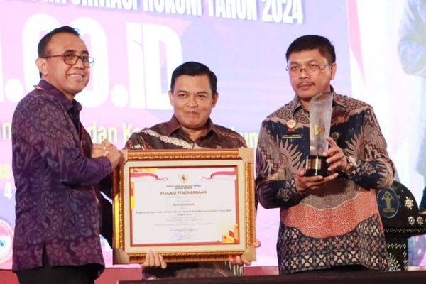 Penghargaan JDIHN Award