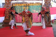 Wali Kota Jaya Negara Hadiri Upacara Melaspas dan Mecaru Serangkaian Karya di Banjar Abian Kapas Kelod Upacara Melaspas dan Mecaru