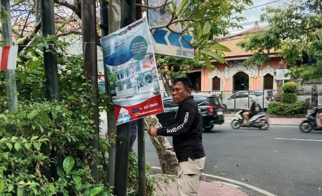 Penertiban Baliho Kadaluwarsa