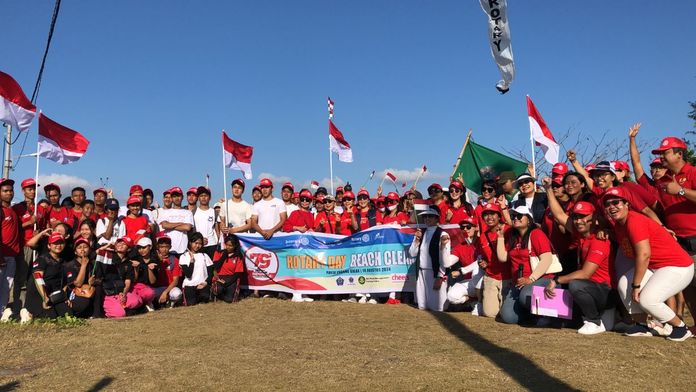 Rotary Day Beach Clean Up