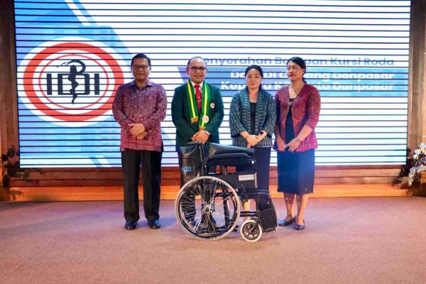Pelantikan IDI Cabang Denpasar Pelantikan IDI Cabang Denpasar