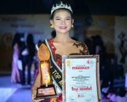 Gek Cinta Raih Juara Kategori Remaja Top Model Indonesia Gek Cinta
