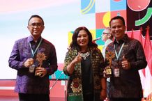Pemerintah Kota Denpasar dan BPD Bali Raih Penghargaan OJK Program Literasi dan Inklusi Keuangan Terbaik Program Literasi dan Inklusi Keuangan